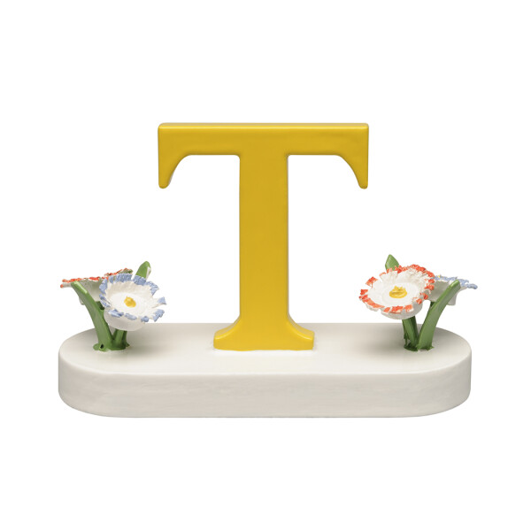 Buchstabe T, mit Blumen
