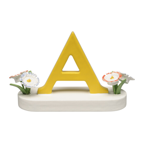 Buchstabe A, mit Blumen