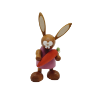 Hase stehend mit Möhre, rosa