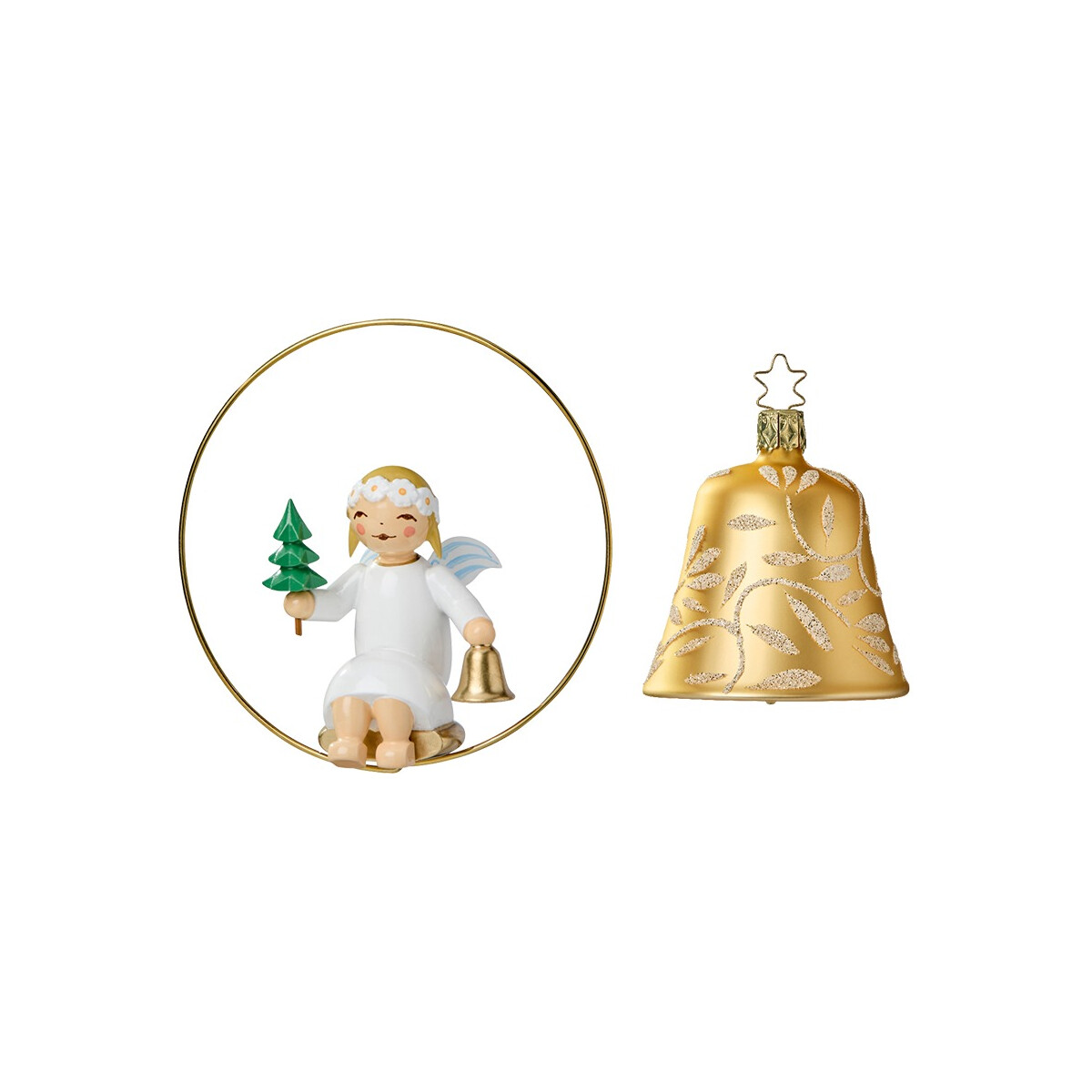 Engel im Ring mit Bäumchen und Glocke; Glasglocke, gold